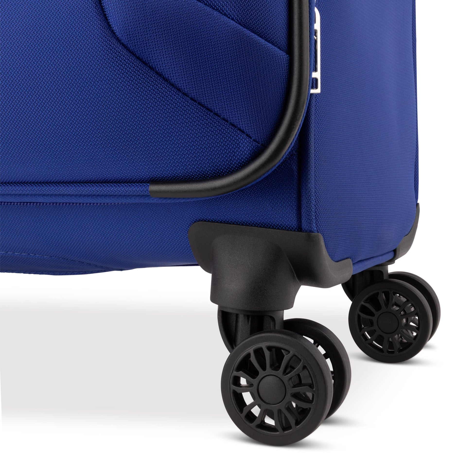 Atlantic Luggage Atlantic Artisan III Spinner Medium Expandable Luggage