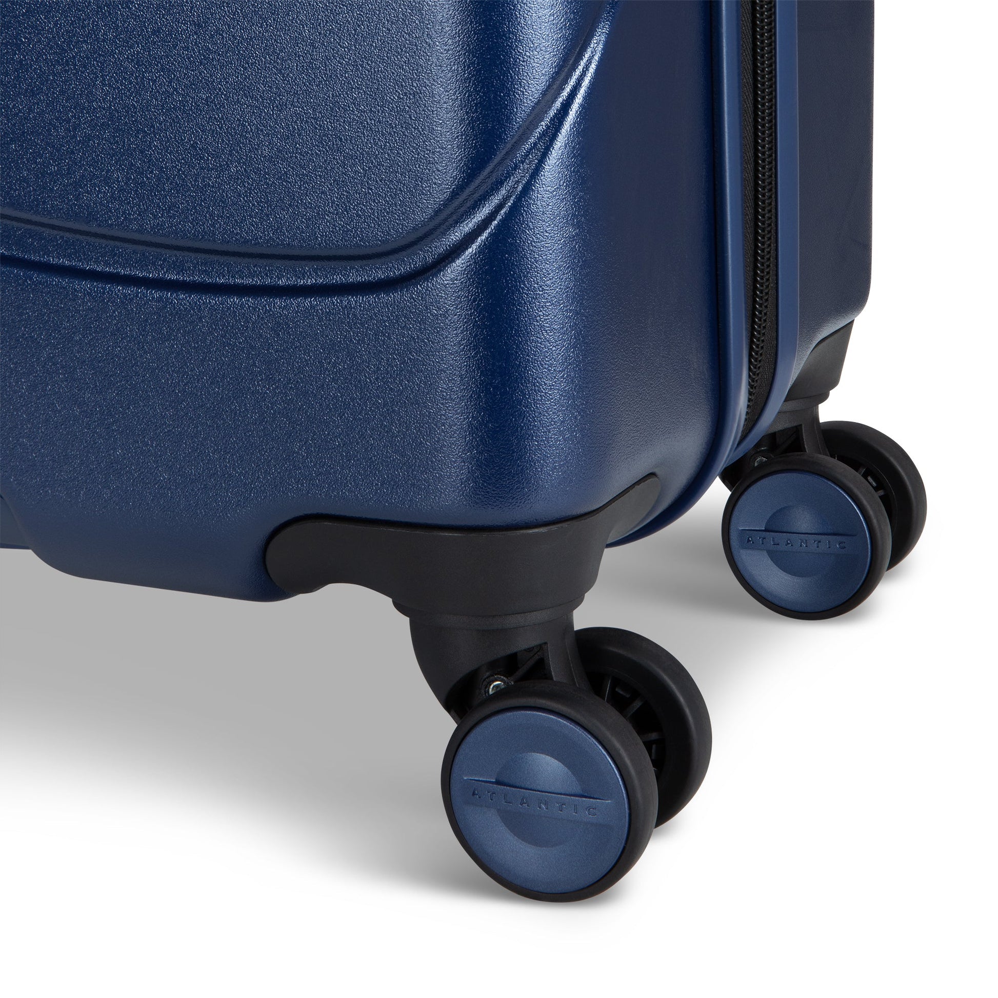 Atlantic Luggage Atlantic Transmarine 24" Expandable Upright Luggage