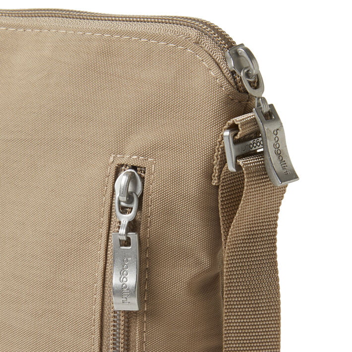 Baggallini Cross-Body Bag Baggallini Pocket Crossbody With RFID