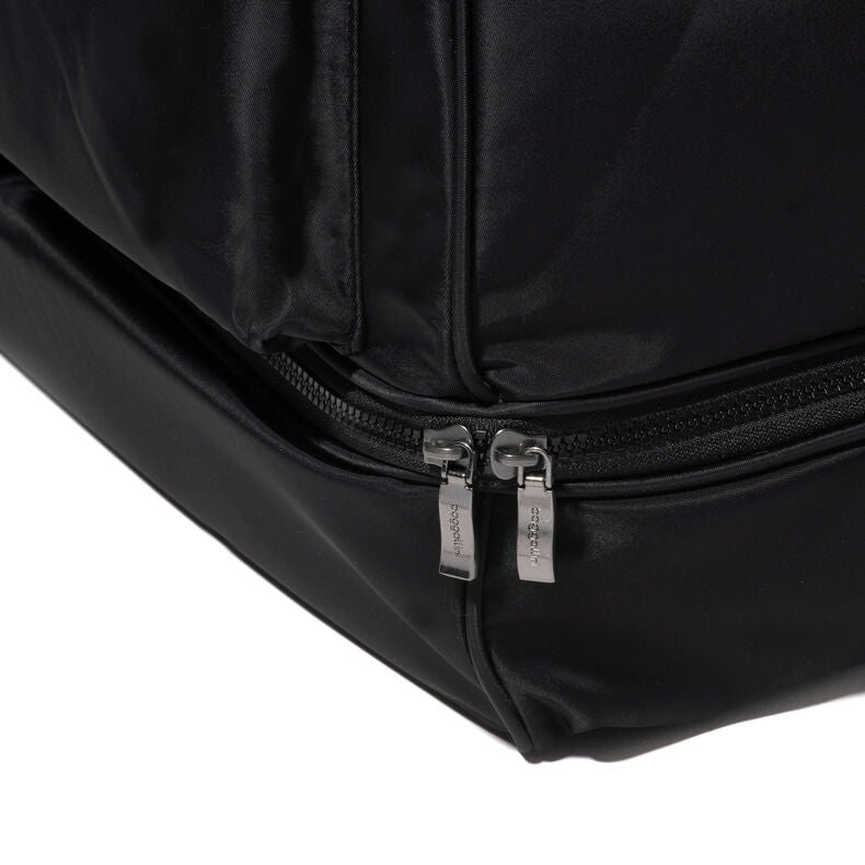 Baggallini Duffles Black Twill Baggallini Deluxe Fifth Avenue Weekender