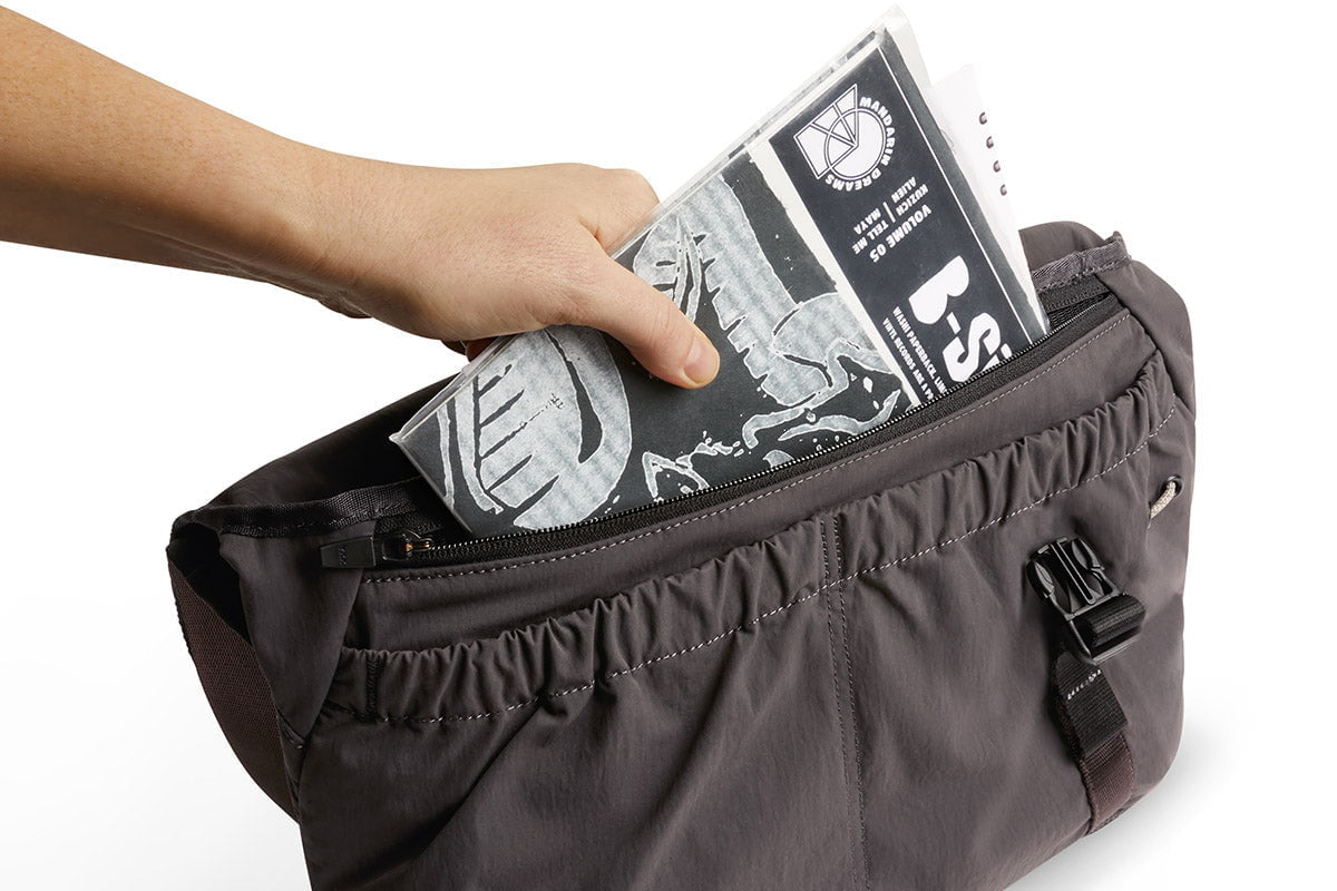 Bellroy Messenger Bags Bellroy Cinch Messenger Bag