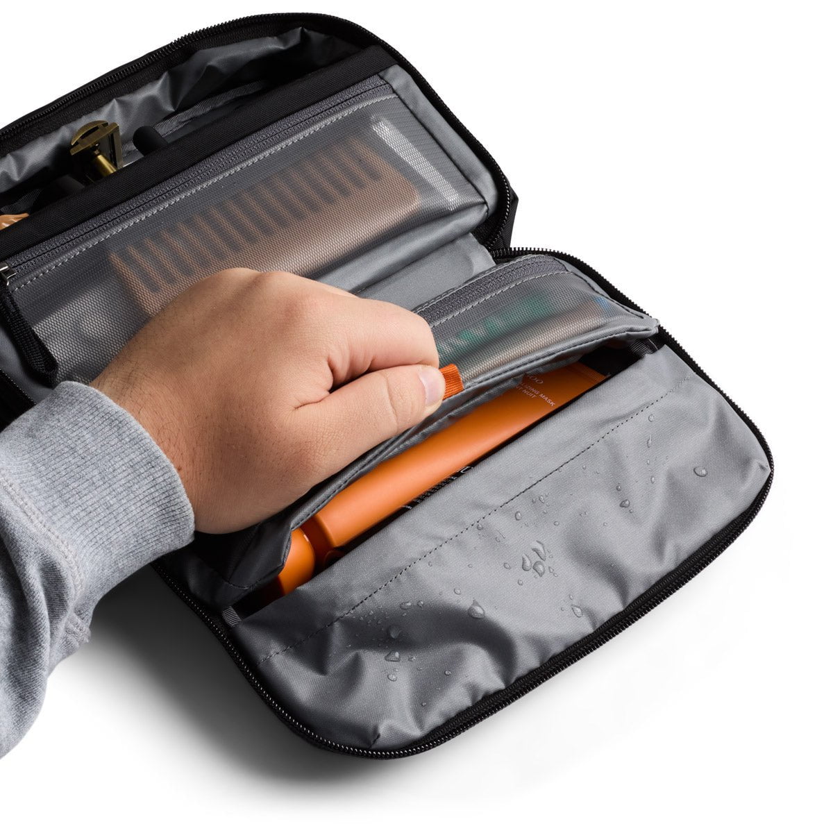 Bellroy Travel Accessories Bellroy Hanging Toiletry Kit