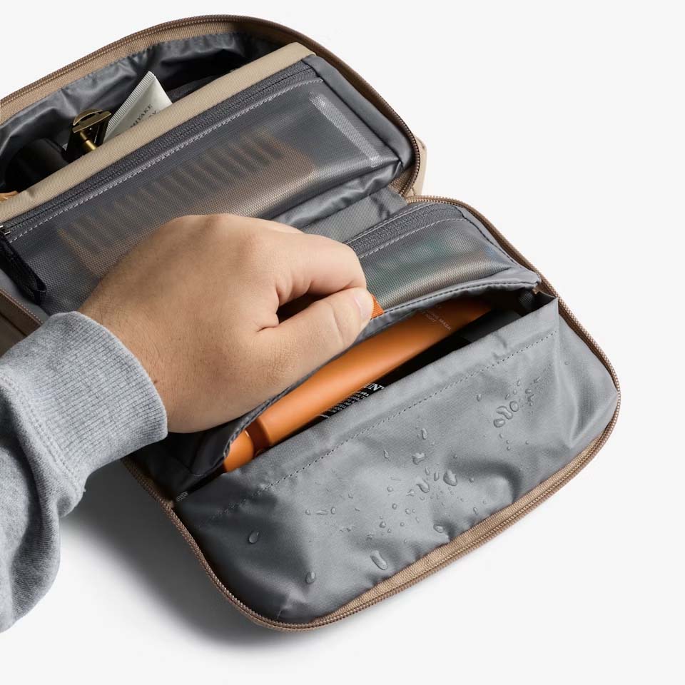 Bellroy Travel Accessories Bellroy Hanging Toiletry Kit