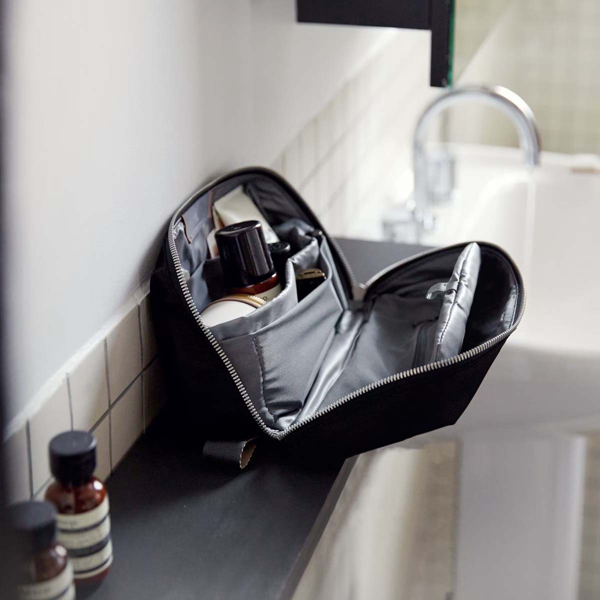 Bellroy Travel Accessories Bellroy Toiletry Kit Plus
