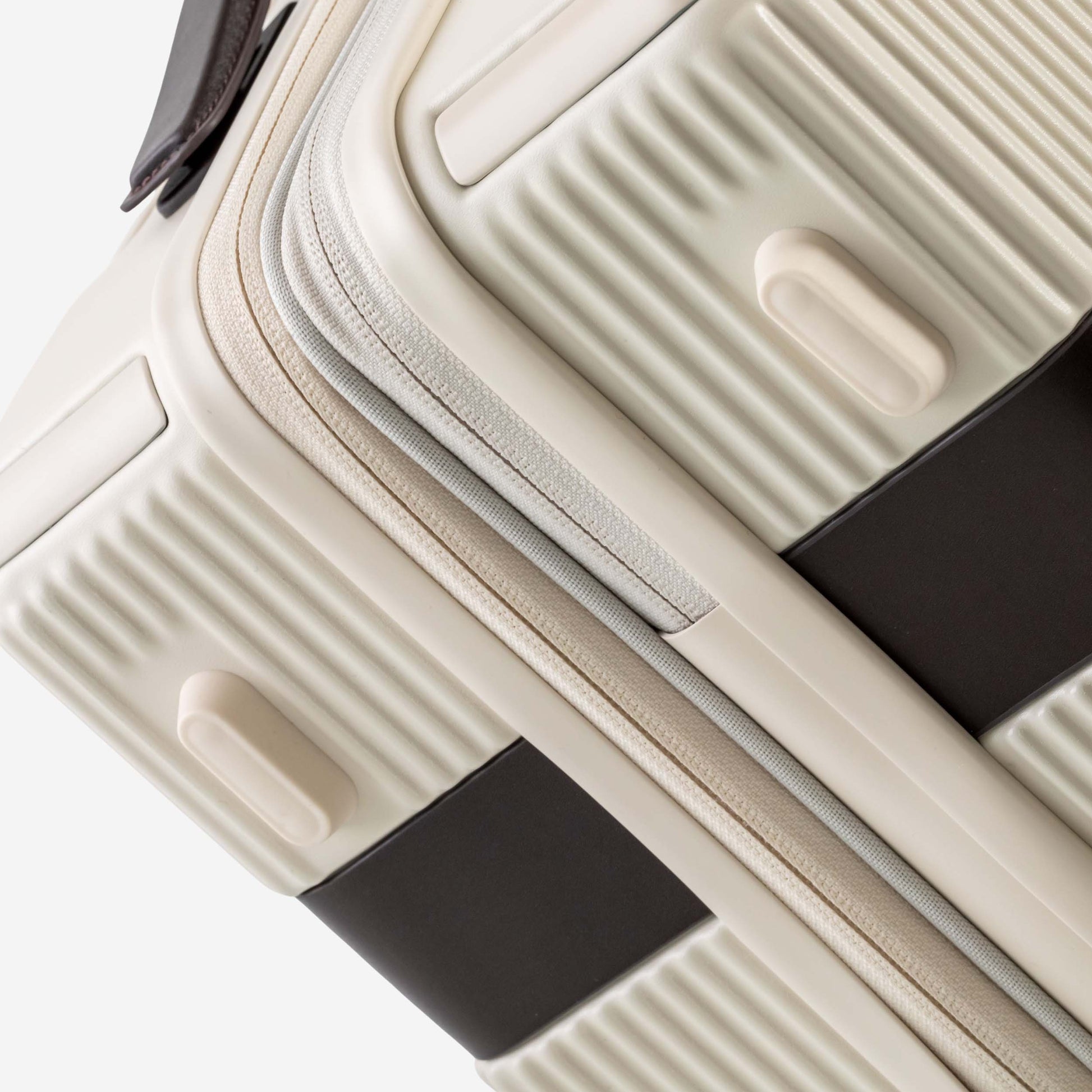 Cole Haan Luggage Cole Haan Heritage Pro Premium Hardside Medium Checked Luggage