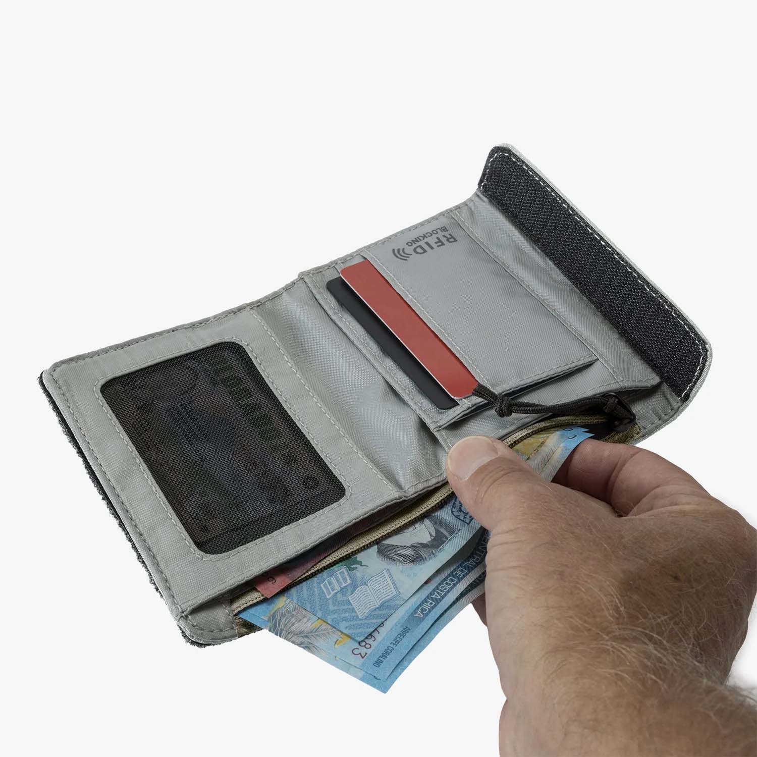 Eagle Creek Wallets Eagle Creek Stash RFID Tri-Fold Wallet