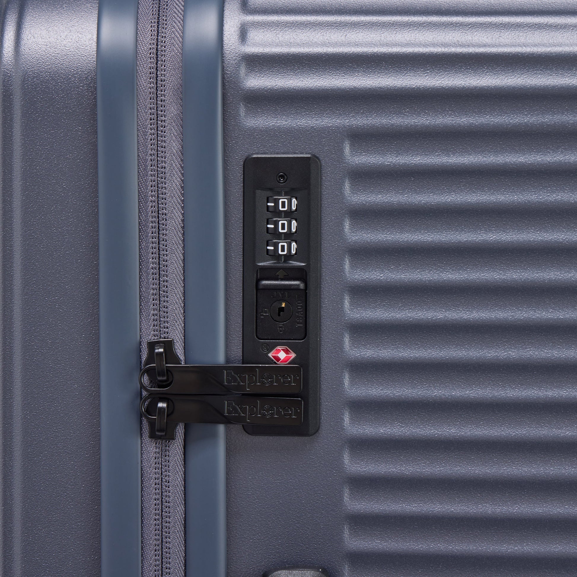 Explorer Luggage Explorer Axis Large Luggage