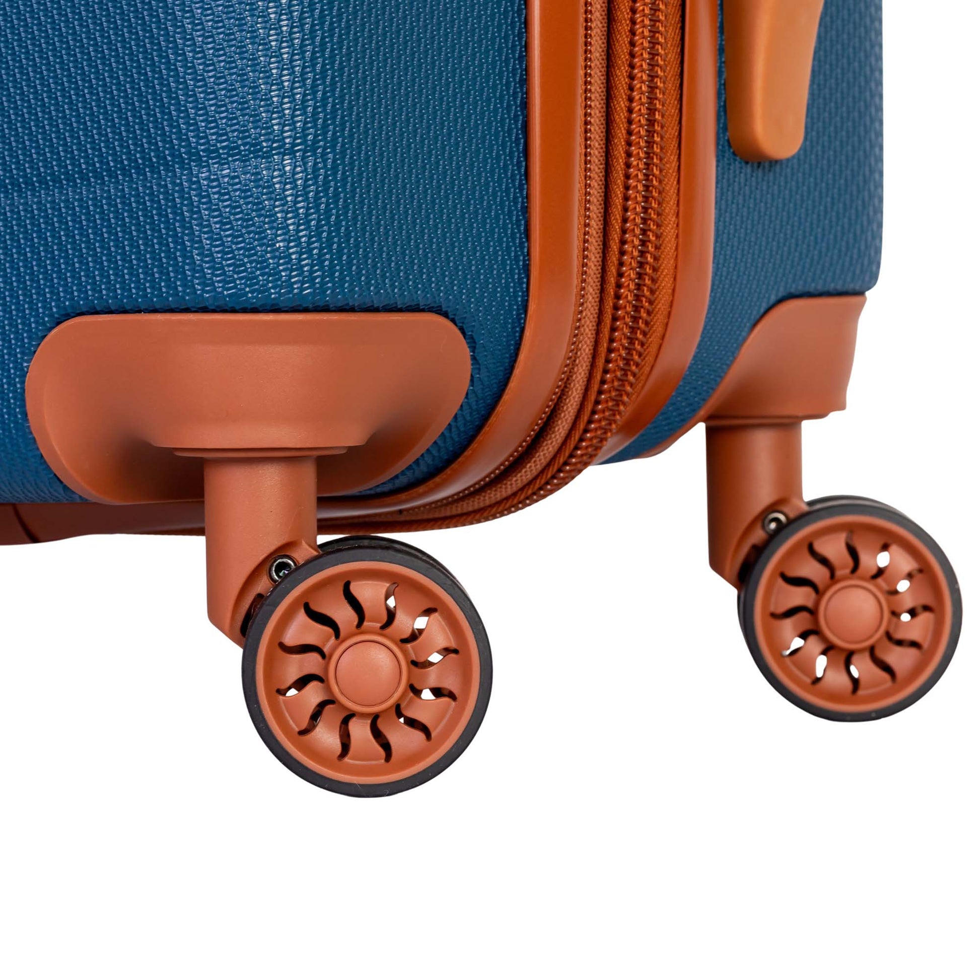 Explorer Luggage Explorer First Class Carry-On Luggage