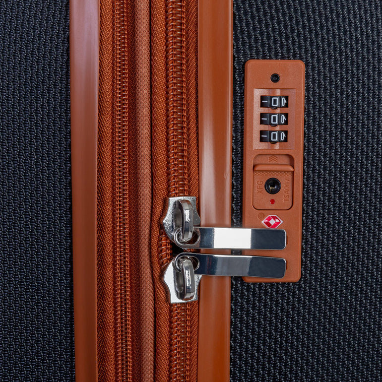 Explorer Luggage Explorer First Class Expandable Luggage Set
