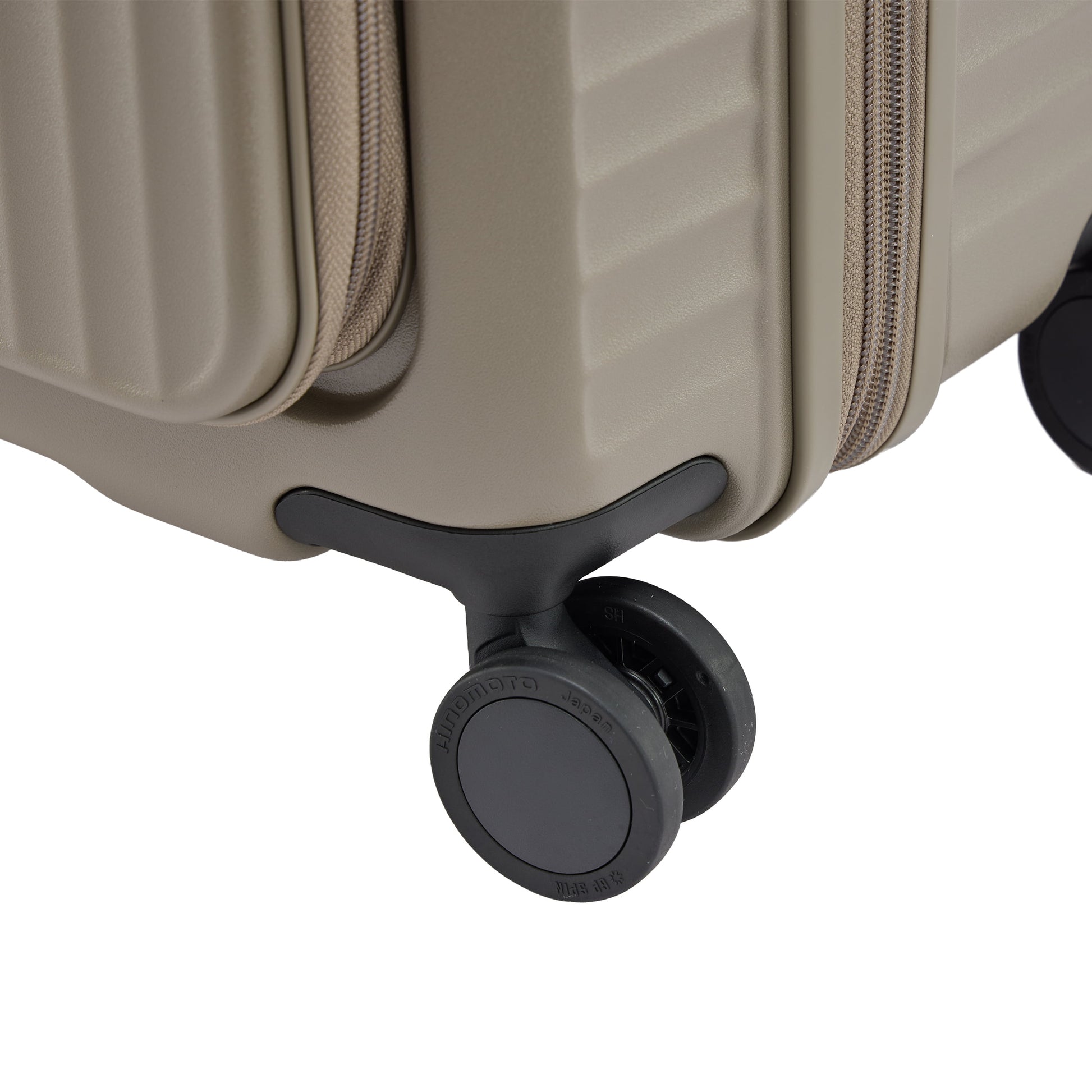 Explorer Luggage Explorer Terra Expandable Carry-On Luggage