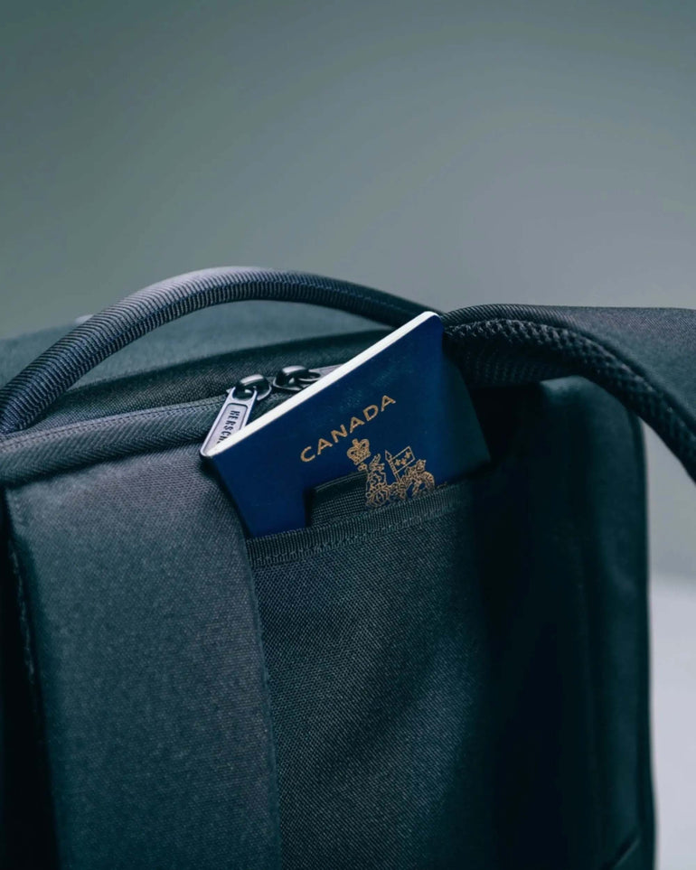 Herschel Backpacks Raven Crosshatch Herschel Kaslo Travel Backpack Tech - Raven Crosshatch