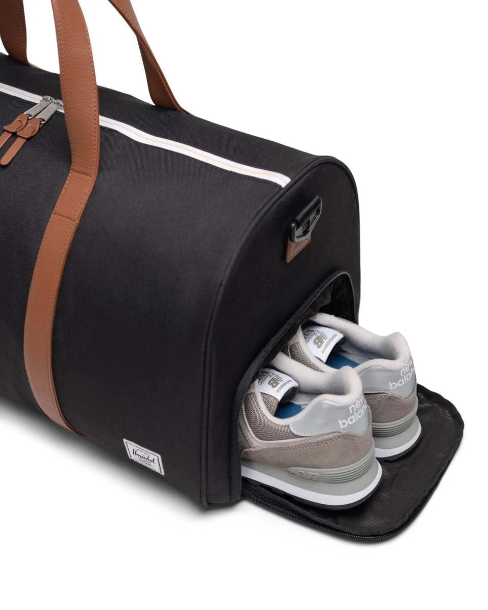 Herschel Duffles Navy Herschel Novel Duffle - Navy