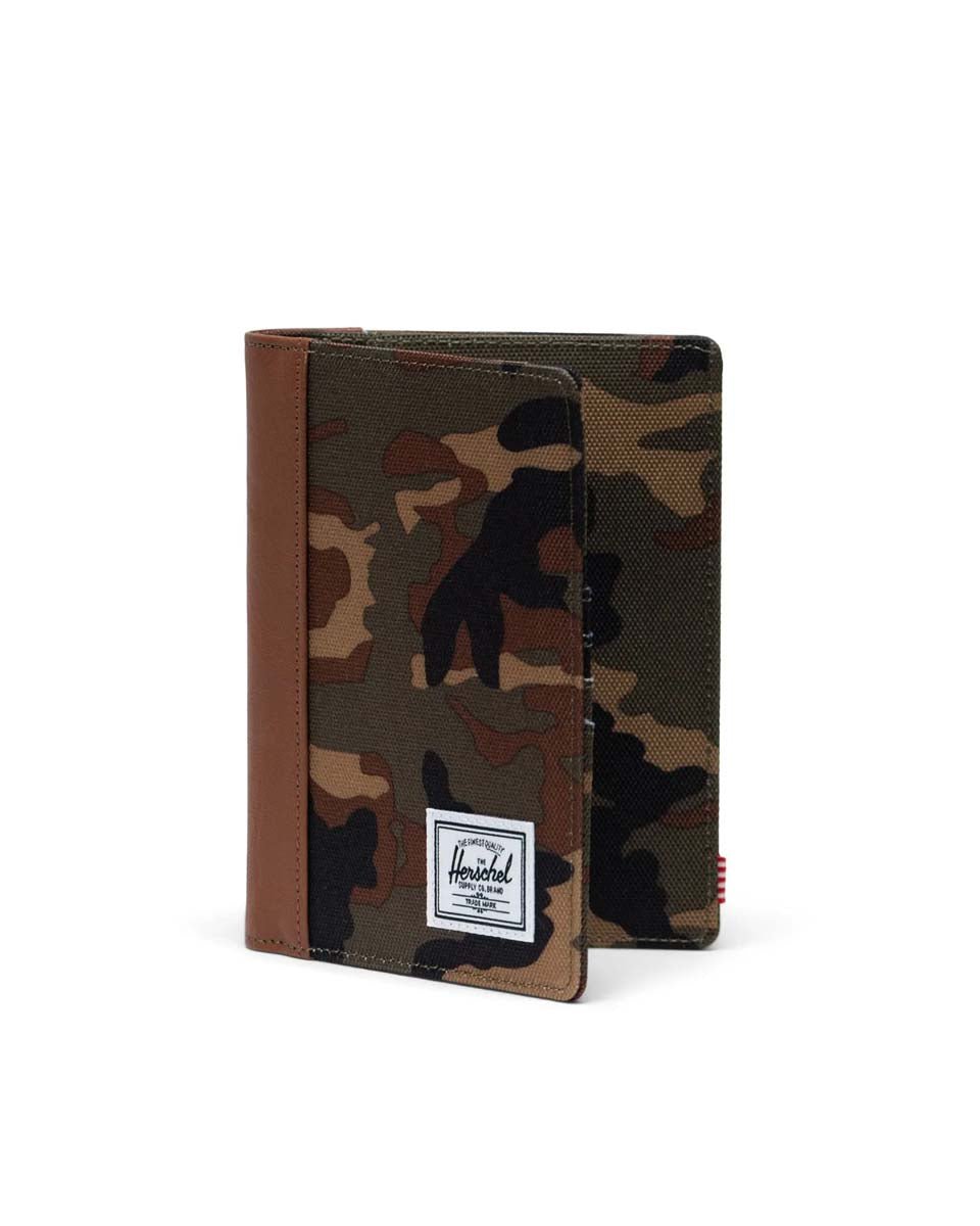 Herschel Passport Case Woodland Camo Herschel Raynor Passport Holder - Woodland Camo