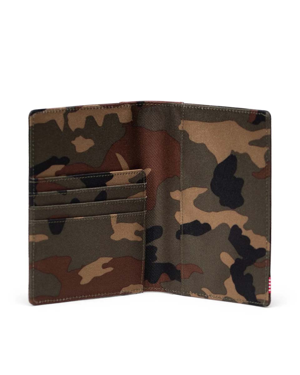 Herschel Passport Case Woodland Camo Herschel Raynor Passport Holder - Woodland Camo
