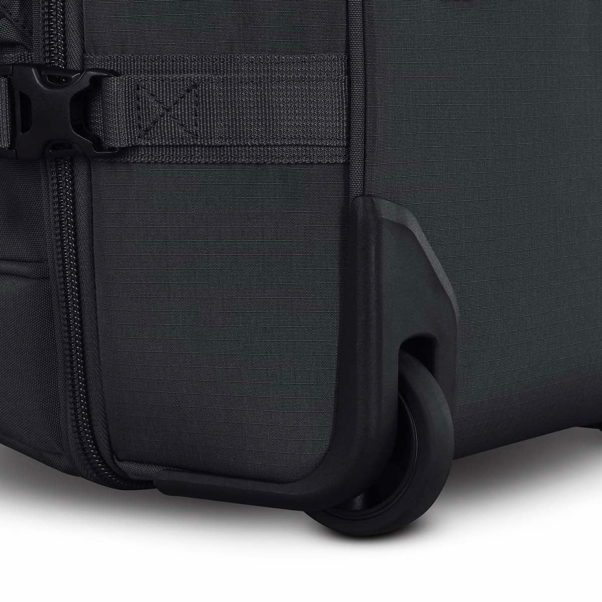High Sierra Wheeled Duffle High Sierra Pathsetter 32" Wheeled Duffle