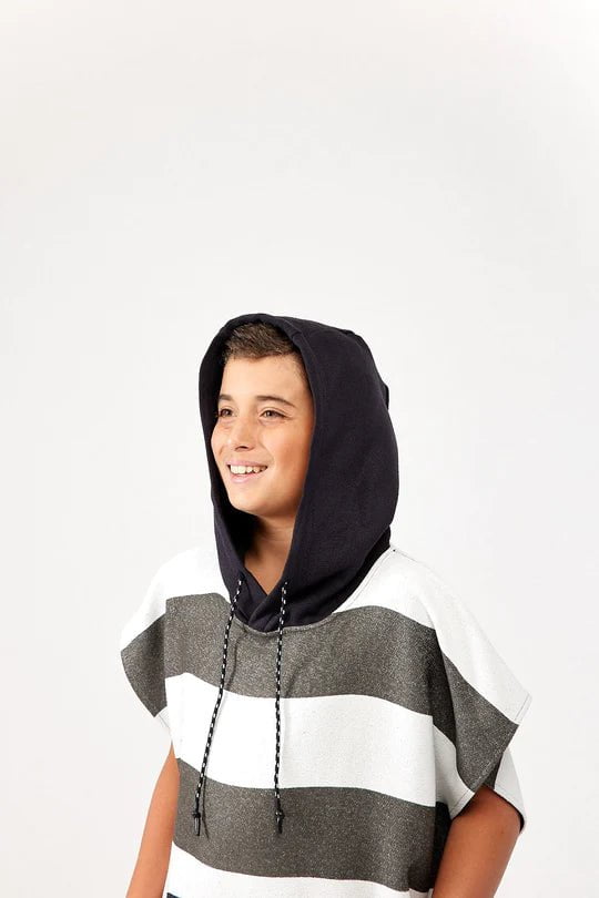 Nomadix Apparel Nomadix Changing Poncho - Stripes Noll Black