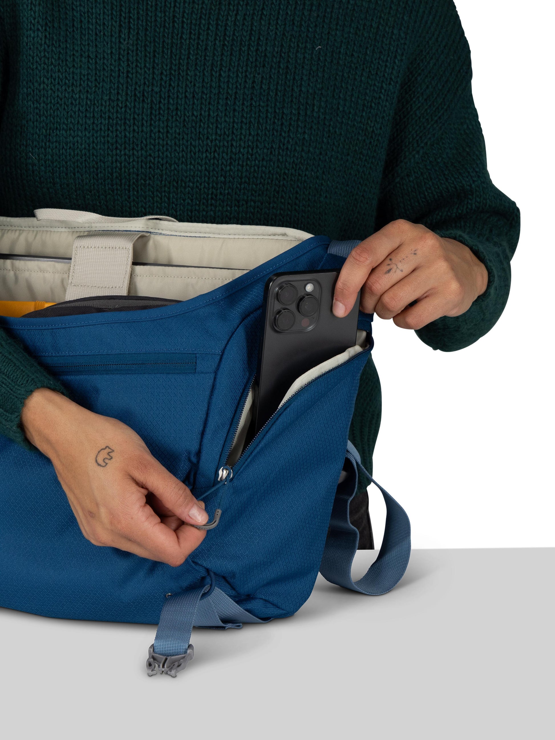 Osprey Messenger Bags Osprey Daylite Messenger Bag