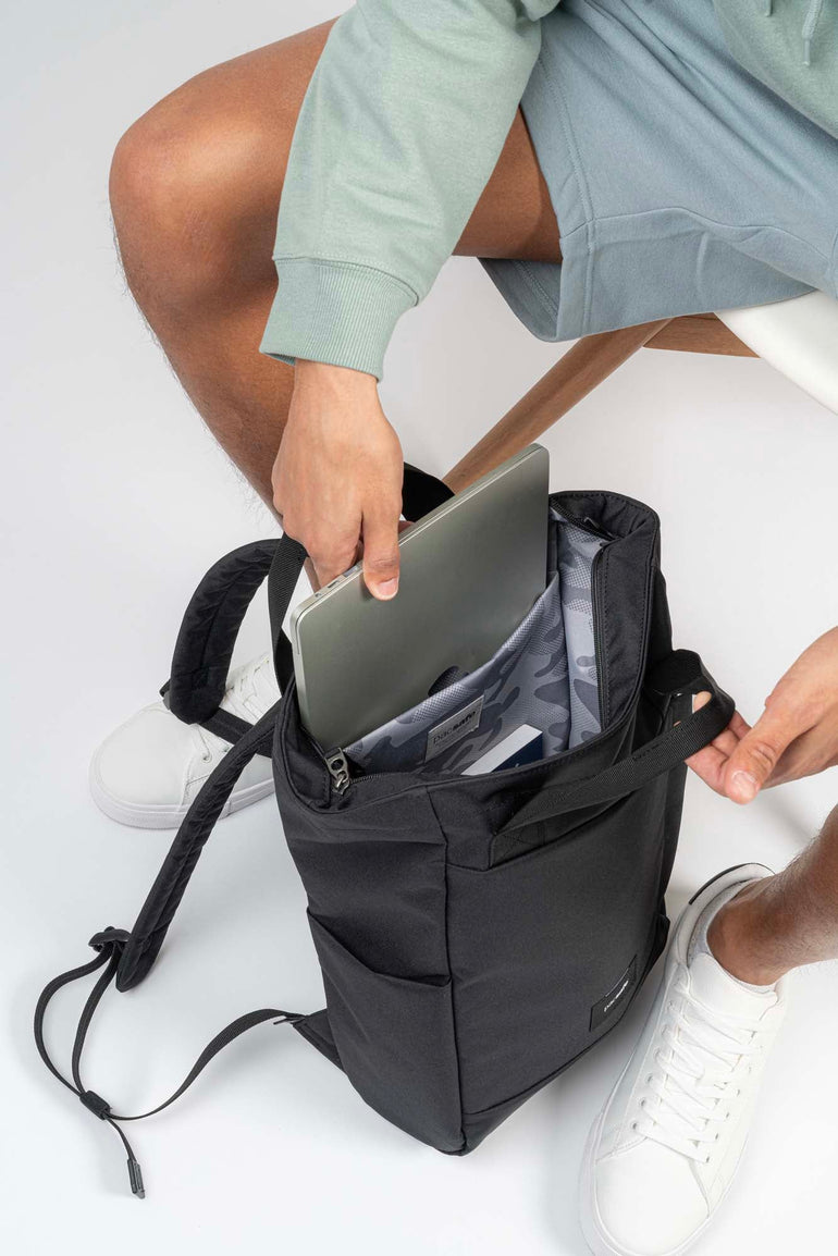 Pacsafe Backpacks Pacsafe GO Anti-Theft Totepack