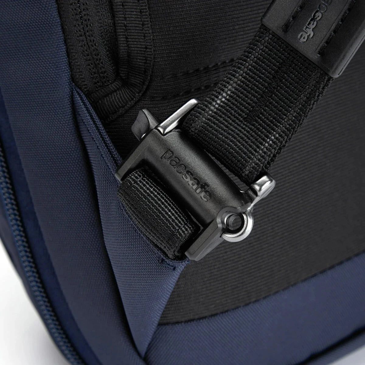 Pacsafe Backpacks Pacsafe Metrosafe X Anti-Theft 16-Inch Commuter Backpack