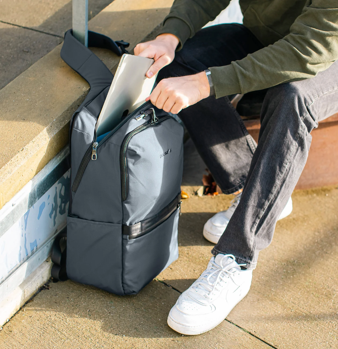 Pacsafe Backpacks Pacsafe Metrosafe X Anti-Theft 25L Backpack