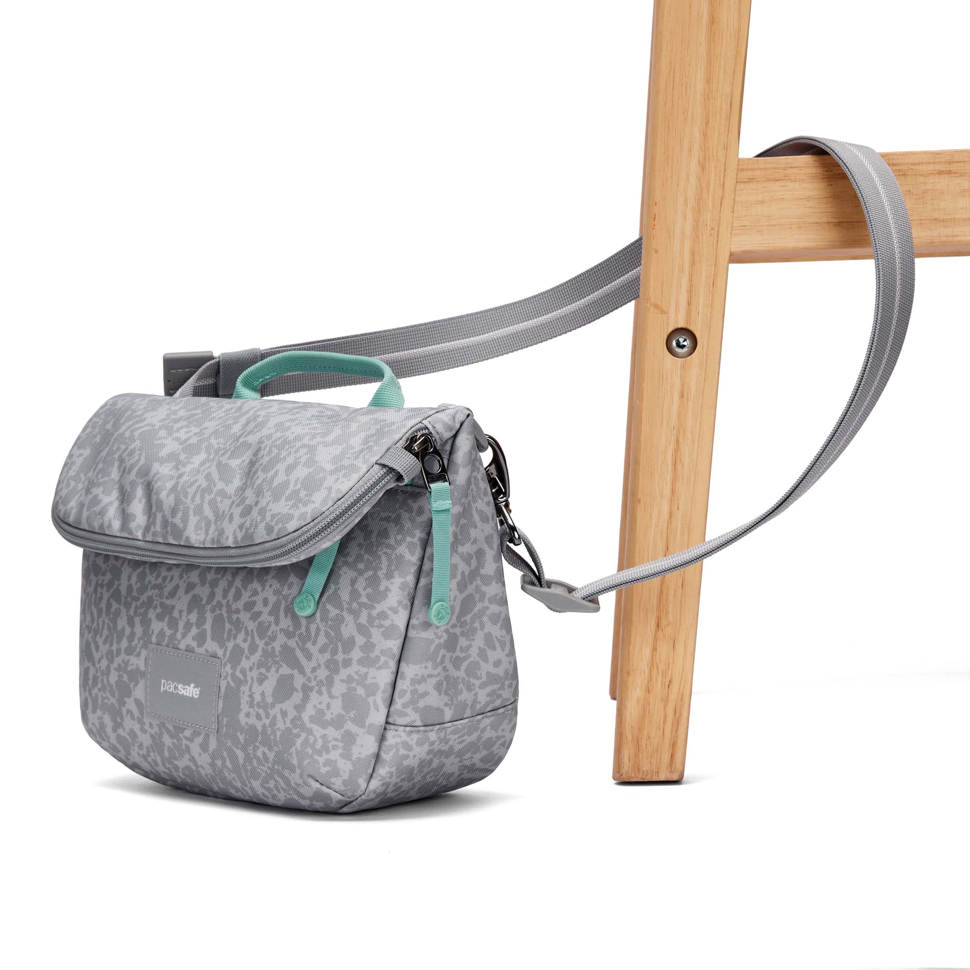 Pacsafe Cross-Body Bag Pacsafe GO Anti-Theft Saddle Crossbody