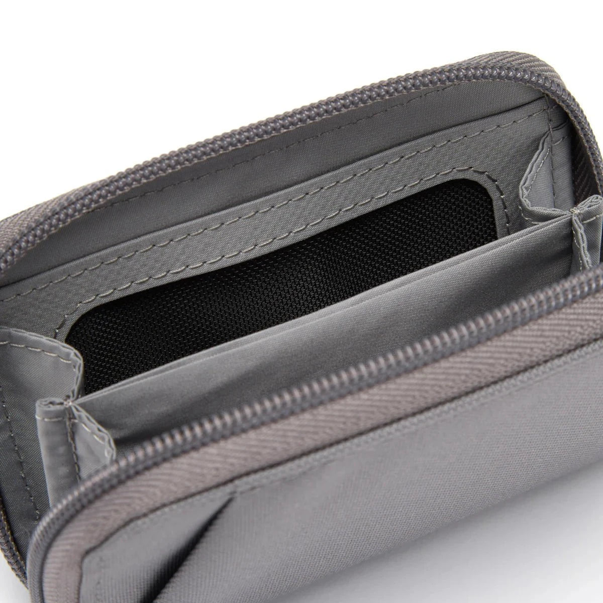 Pacsafe Wallets Pacsafe RFIDsafe™ RFID Blocking Card Wallet
