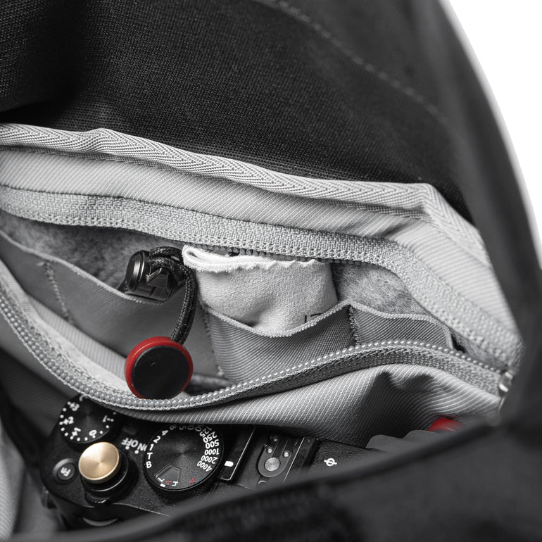 Peak Design Cross-Body Bag Peak Design Field Pouch V2