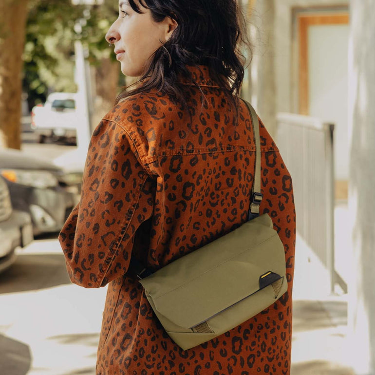 Peak Design Cross-Body Bag Peak Design Field Pouch V2