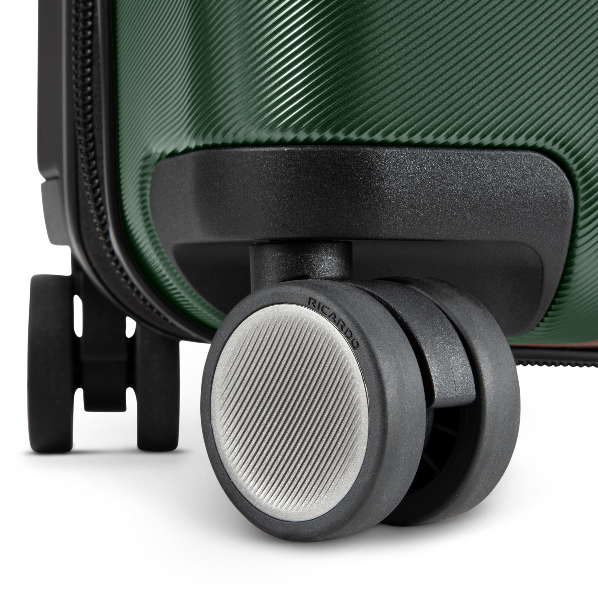 Ricardo Beverly Hills Luggage Ricardo Beverly Hills Montecito 2.0 Hardside Carry-On Expandable Spinner Luggage