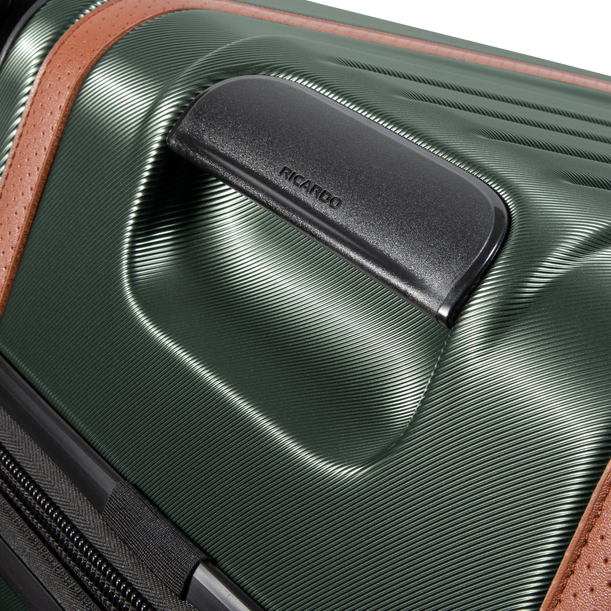 Ricardo Beverly Hills Luggage Ricardo Beverly Hills Montecito 2.0 Hardside Medium Check-In Expandable Spinner Luggage