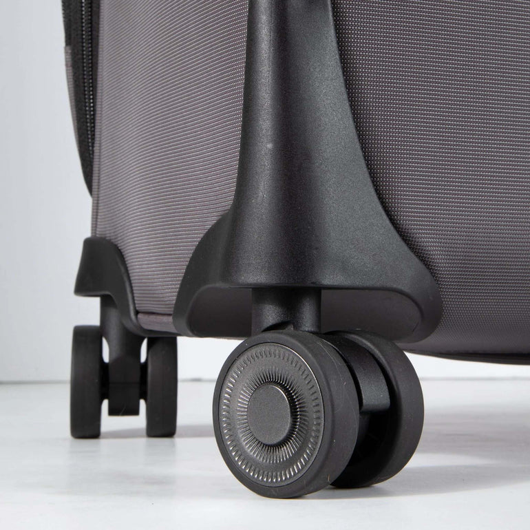 Ricardo Beverly Hills Luggage Ricardo Beverly Hills Montecito 3.0 Softside 21" Carry-On Luggage