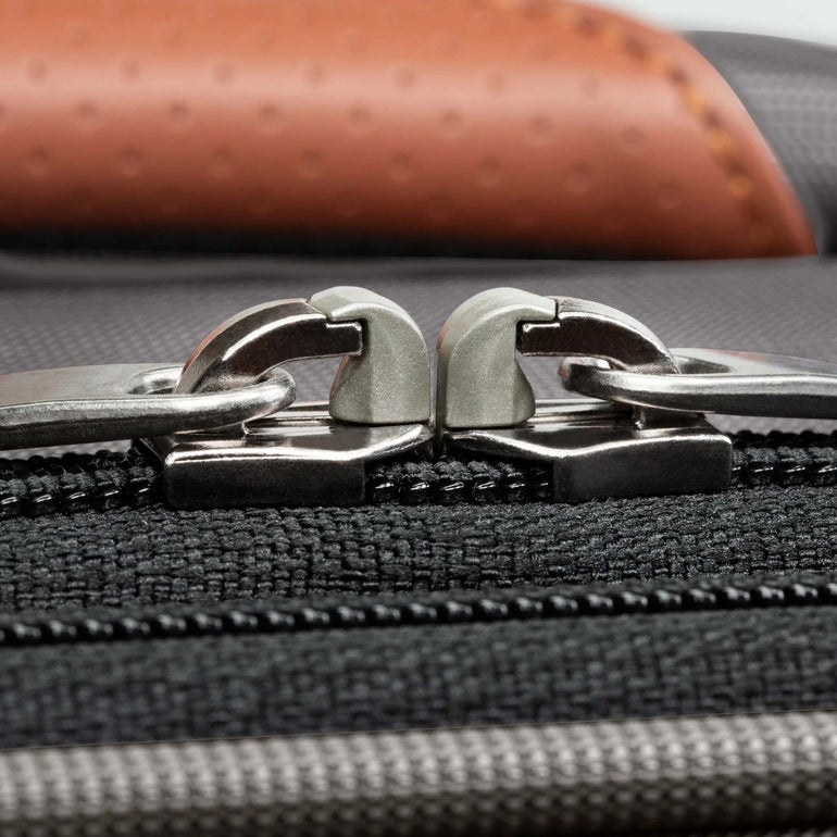 Ricardo Beverly Hills Luggage Ricardo Beverly Hills Montecito 3.0 Softside 21" Carry-On Luggage