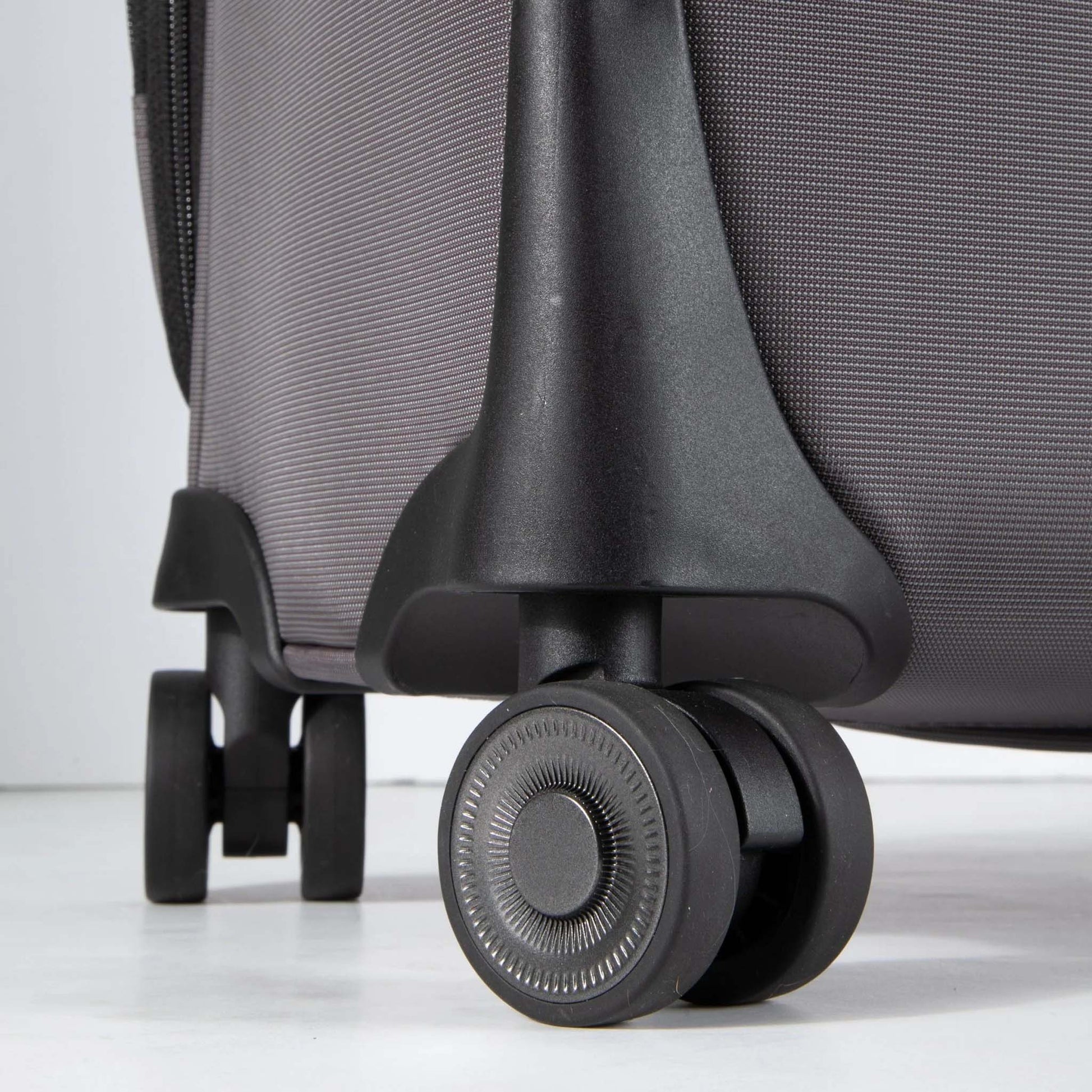 Ricardo Beverly Hills Luggage Ricardo Beverly Hills Montecito 3.0 Softside 29.75" Large Luggage