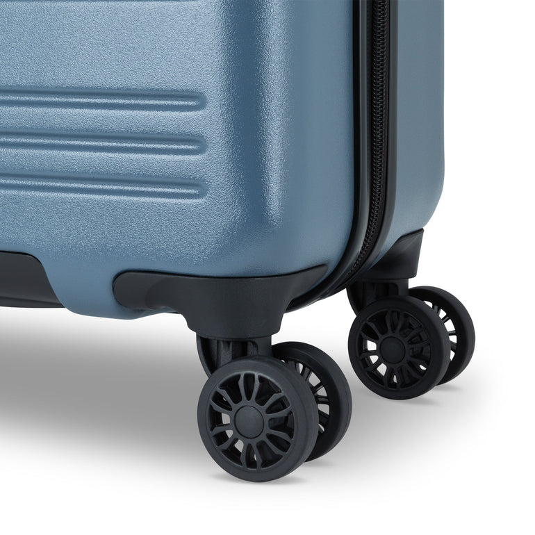 Roots Luggage Roots Chalet Spinner Carry-On Luggage