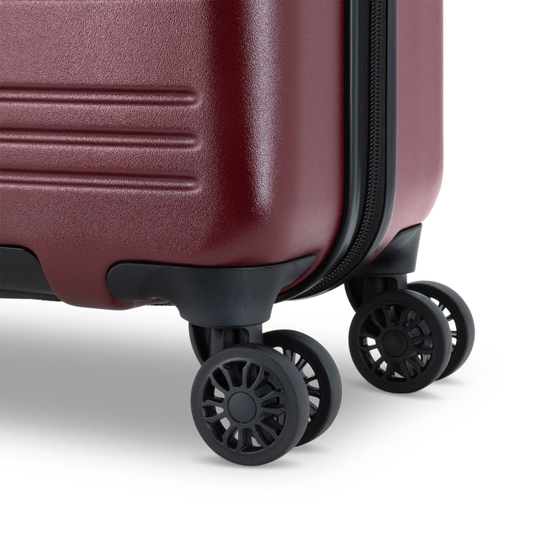 Roots Luggage Roots Chalet Spinner Carry-On Luggage