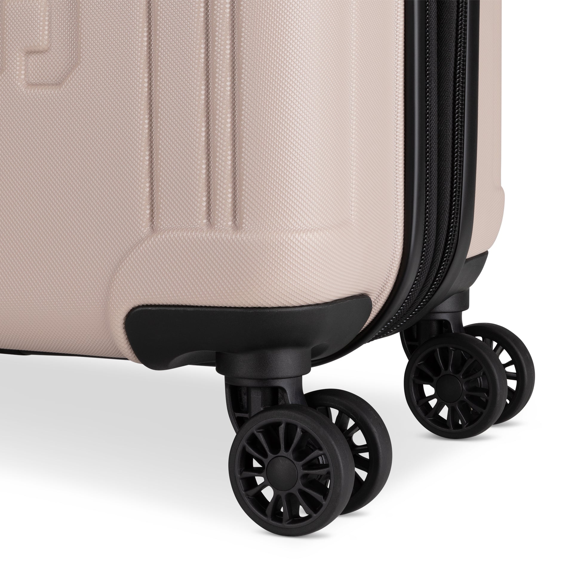 Roots Luggage Roots Identity Expandable Spinner Medium Luggage