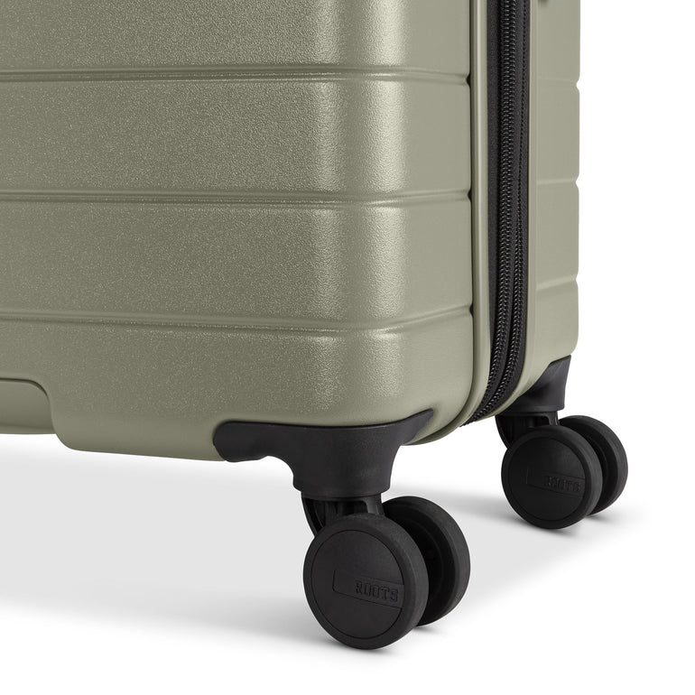 Roots Luggage Roots Travel Expandable Spinner 28" Large Luggage