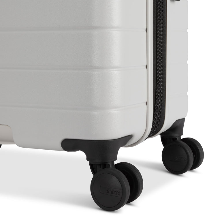 Roots Luggage Roots Travel Expandable Spinner 28" Large Luggage