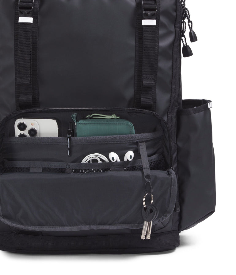 The North Face Backpacks TNF Black/Asphalt Grey/Smoked Pearl The North Face Base Camp Daypack