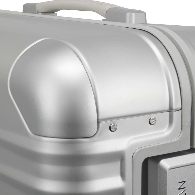 Titan Luggage Silver Titan ETERNITY Trolley M+ Medium Luggage