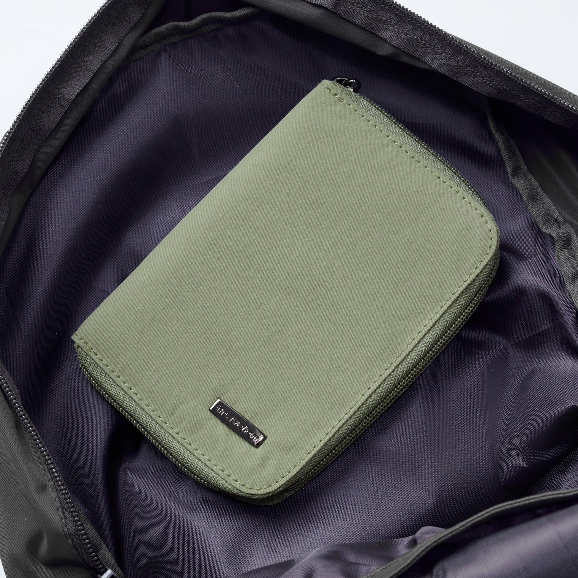 Travelon Wallets Travelon RFID Blocking Passport Zip Wallet