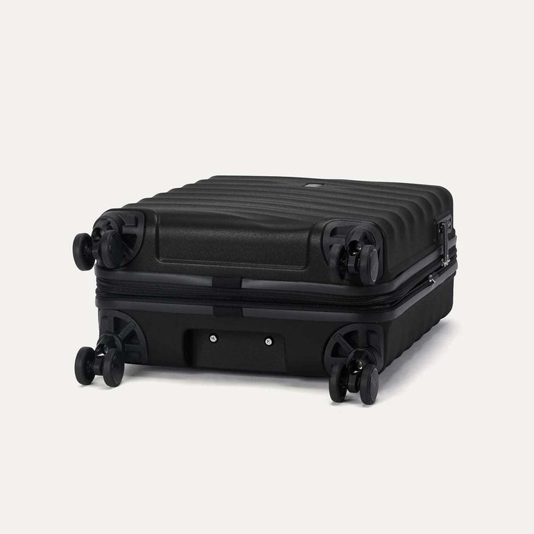 Travelpro Luggage Travelpro Maxlite Air V2 International Carry-On Hardside Spinner