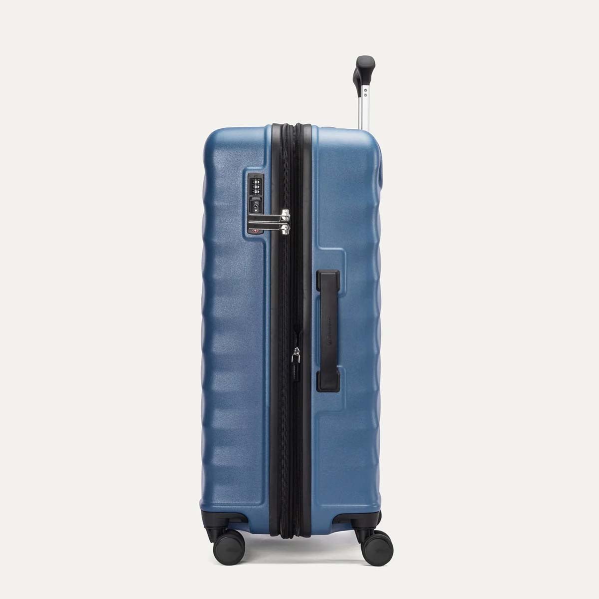 Travelpro Luggage Travelpro Maxlite Air V2 Medium Check-In Hardside Spinner