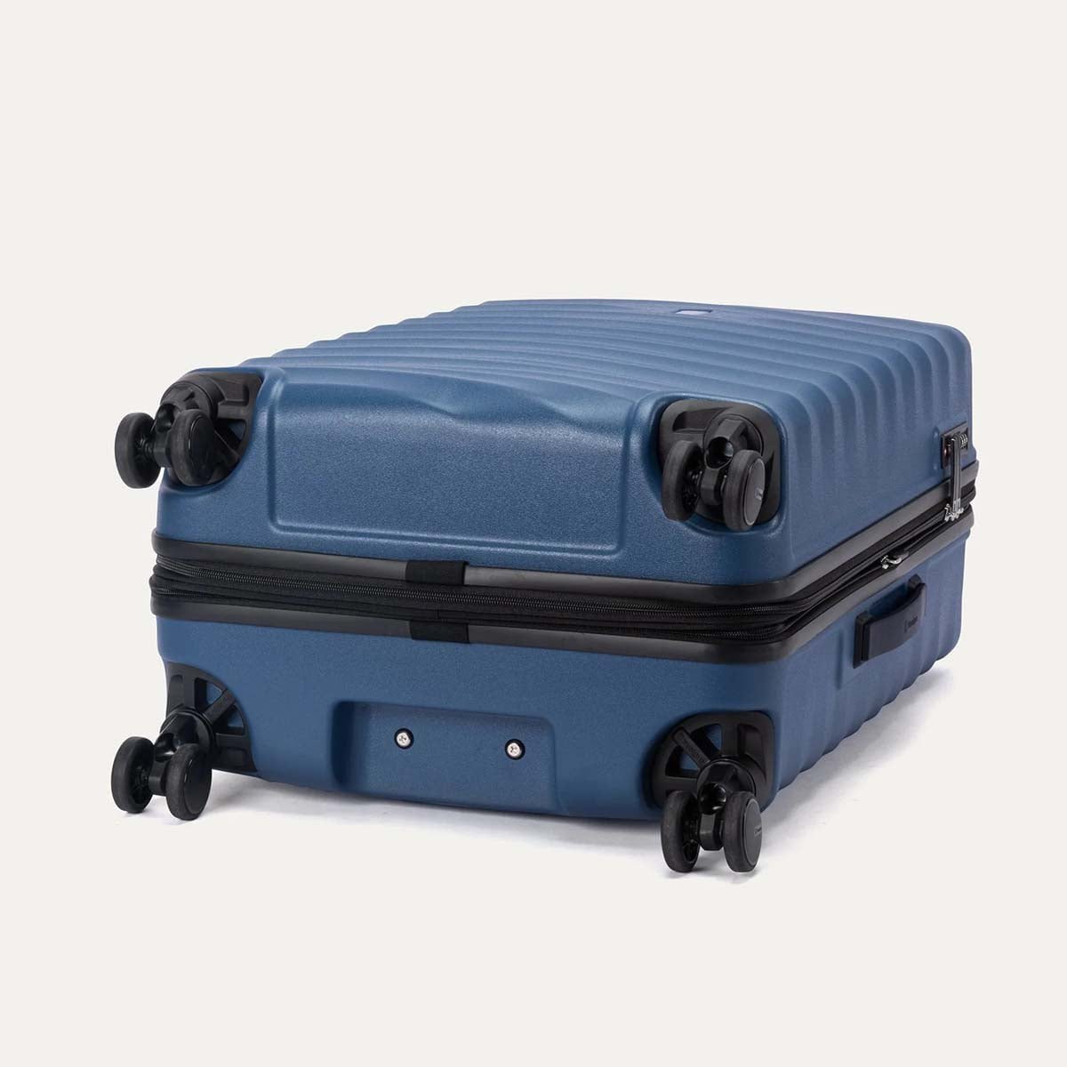 Travelpro Luggage Travelpro Maxlite Air V2 Medium Check-In Hardside Spinner