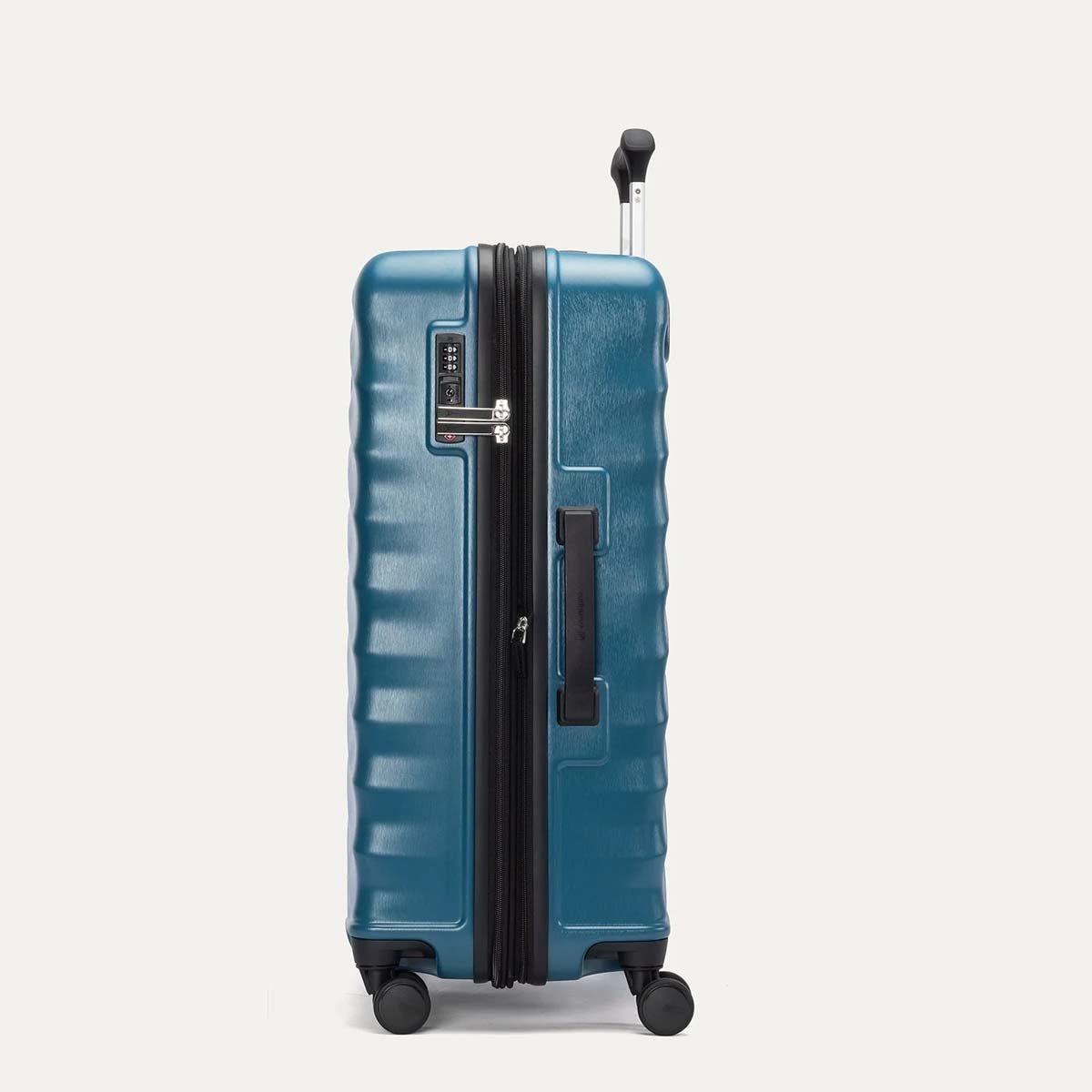 Travelpro Luggage Travelpro Maxlite Air V2 Medium Check-In Hardside Spinner