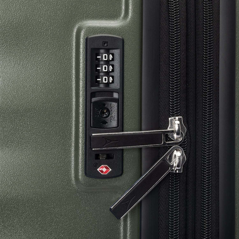 Travelpro Luggage Travelpro Maxlite Air V2 Medium Check-In Hardside Spinner