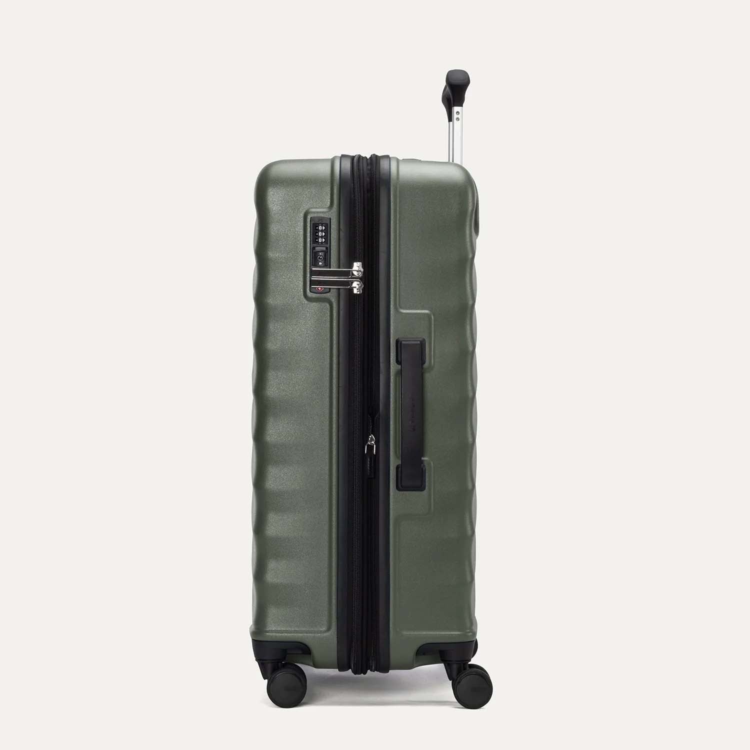 Travelpro Luggage Travelpro Maxlite Air V2 Medium Check-In Hardside Spinner