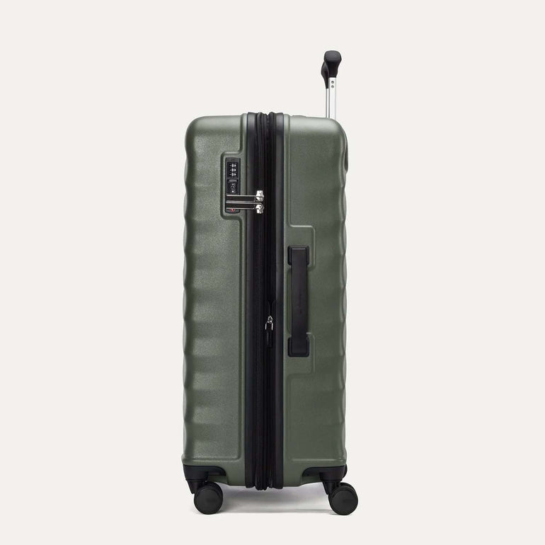 Travelpro Luggage Travelpro Maxlite Air V2 Medium Check-In Hardside Spinner