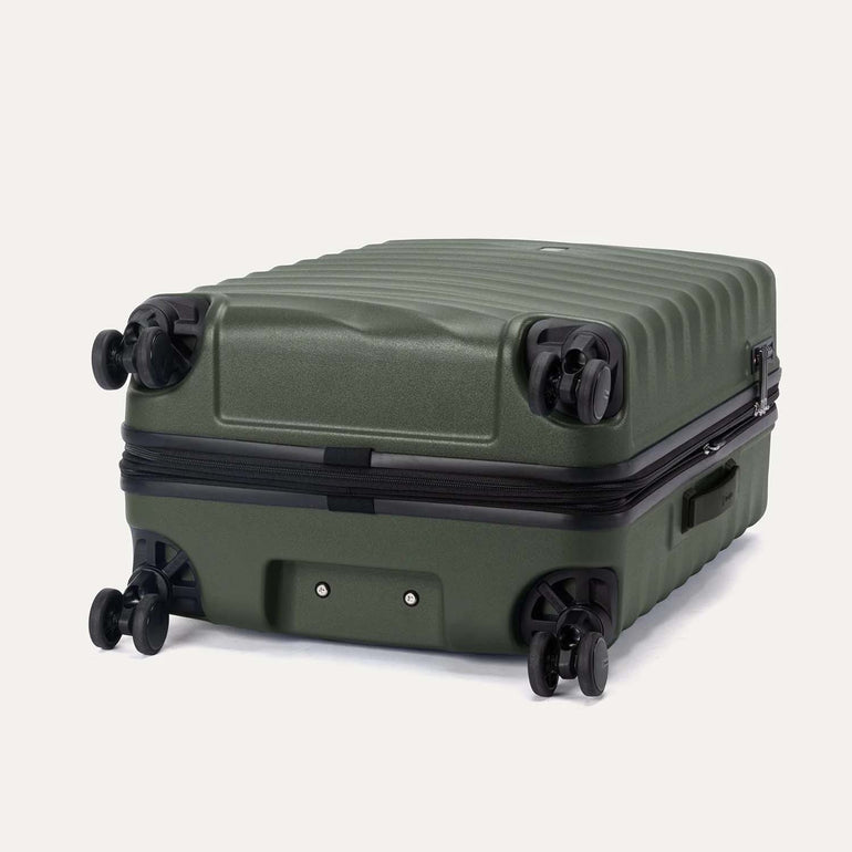 Travelpro Luggage Travelpro Maxlite Air V2 Medium Check-In Hardside Spinner