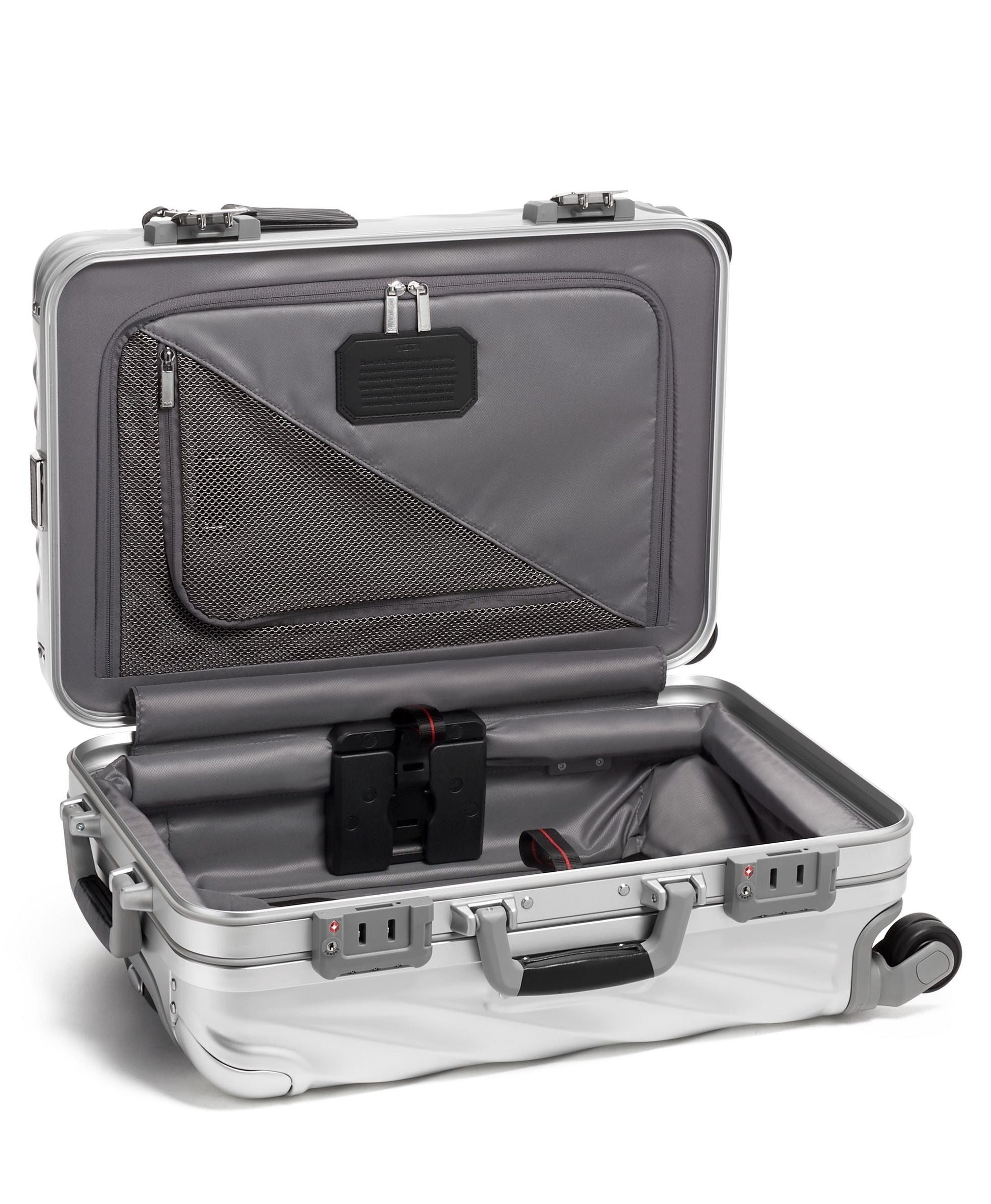 Tumi Luggage Silver Tumi 19 Degree Aluminum International Expandable Carry-On Luggage